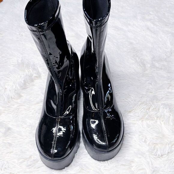Forever 21 Faux Patent Leather Lug-Sole Booties Black Size 10 - Picture 2 of 12